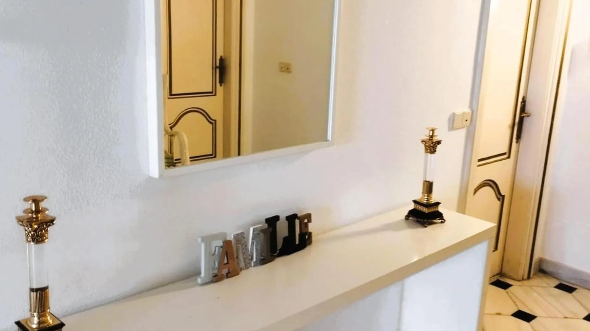 8010 Casa Montclar, Ubicada En Entorno Tranquilo, Al Lado De La Ciudadela , De La Playa, Del Centro Del Pueblo, De Restaurantes, Activadades Nauticas, Senderismo... - Es-258-148 Villa Roses Holiday home